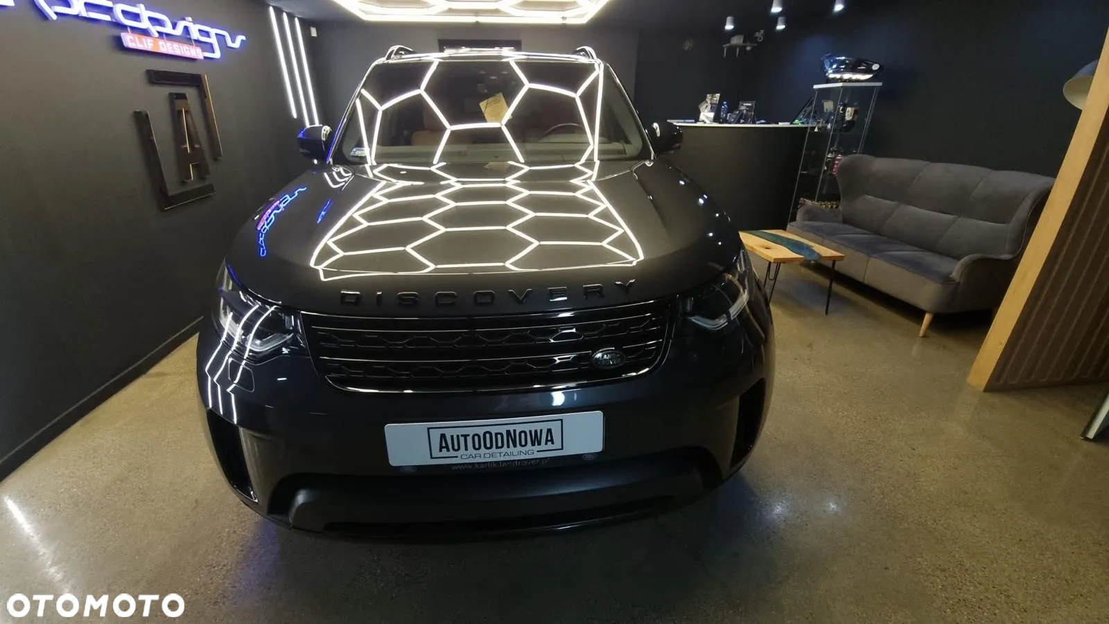 Land Rover Discovery V 2.0 SD4 HSE Luxury - 4
