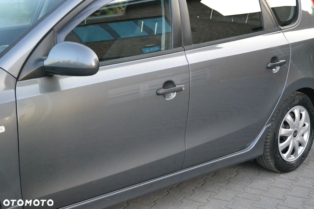 Hyundai i30 1.4 Blue Comfort - 4