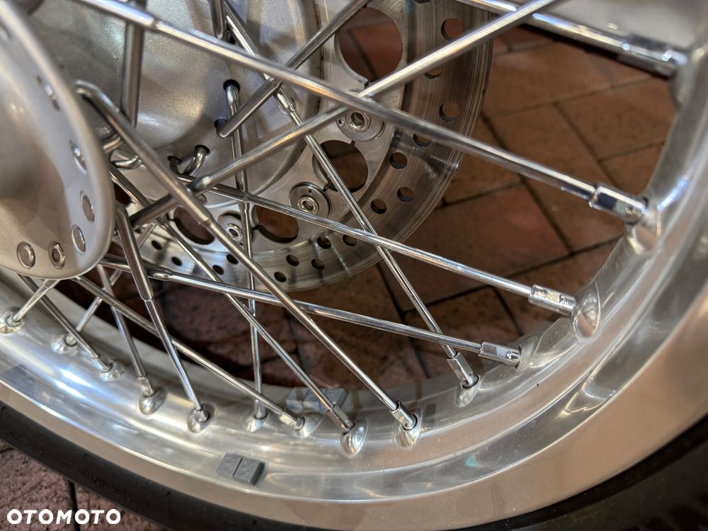 Triumph Thruxton - 15