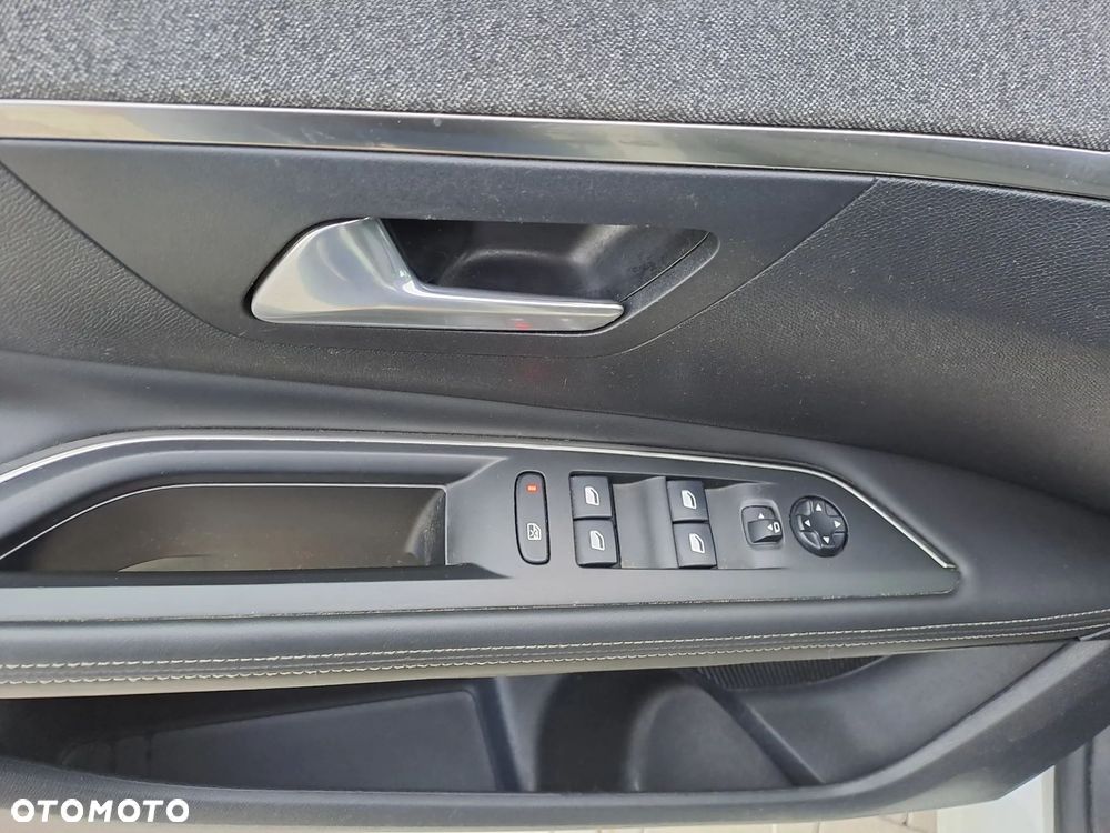 Peugeot 3008 1.2 PureTech Allure S&S EAT6 - 13