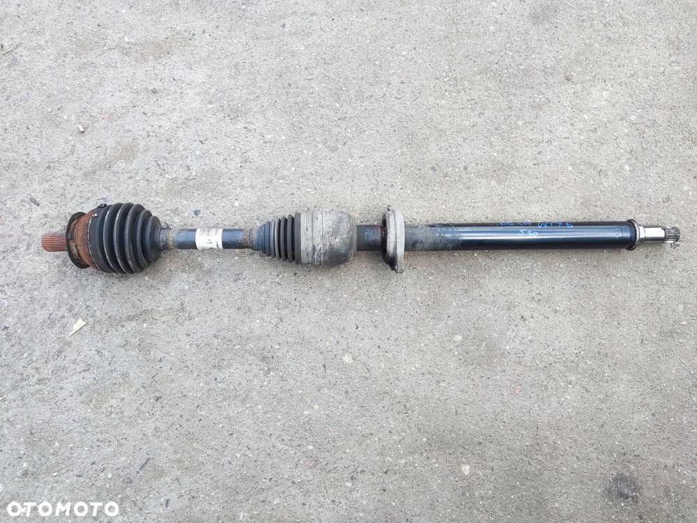 MERCEDES A KLASA W176 1.5 CDI PÓŁOŚ PRAWA DŁUGA