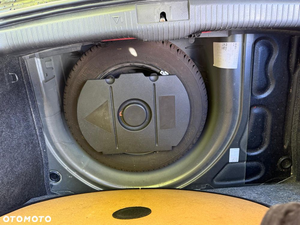 Volkswagen Polo 1.4 16V Comfortline - 19