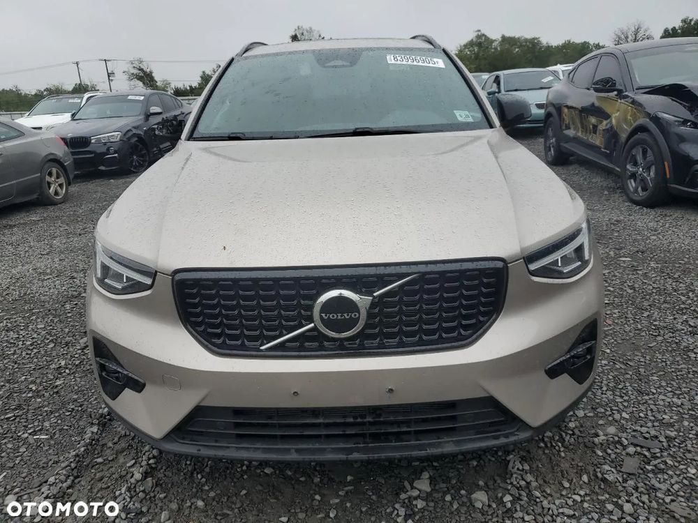 Volvo XC 40 - 5