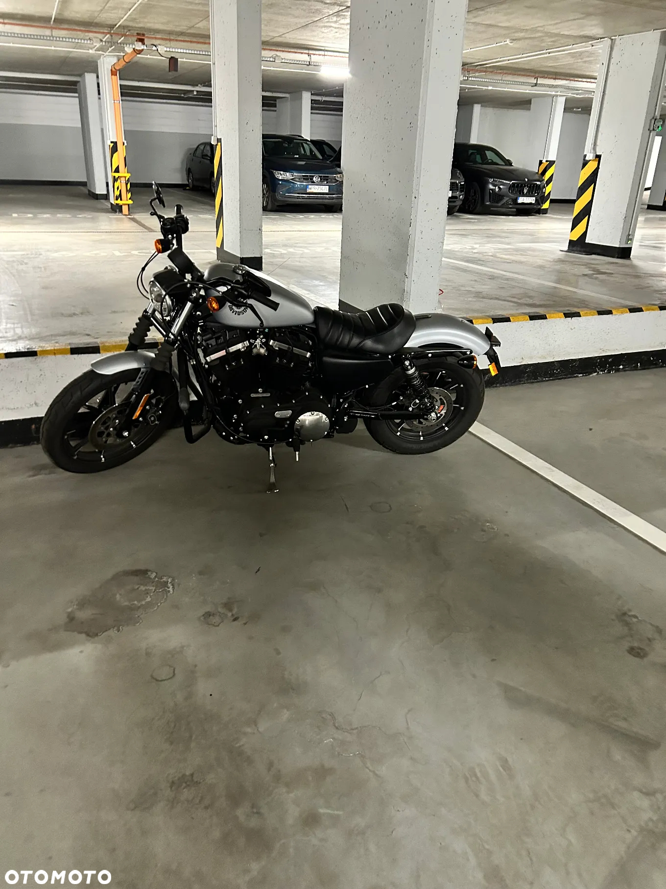 Harley-Davidson Sportster Iron 883 - 2