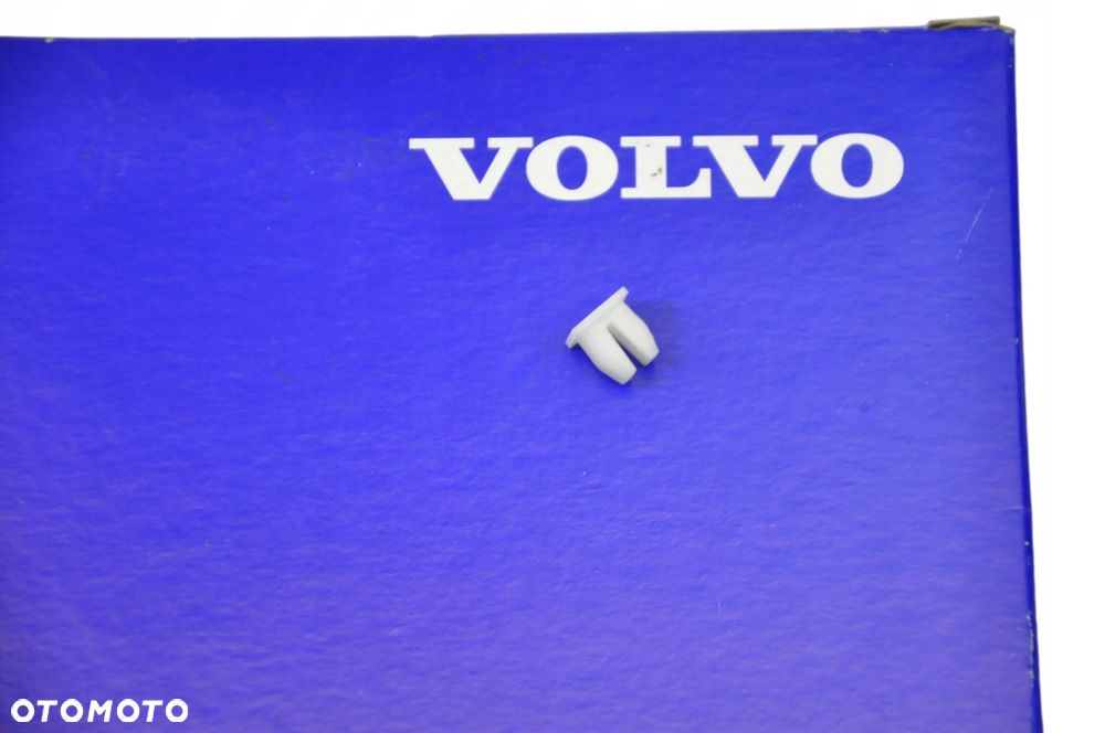 VOLVO S60 S80 spinka lampki tablicy rejestracyjnej - 1