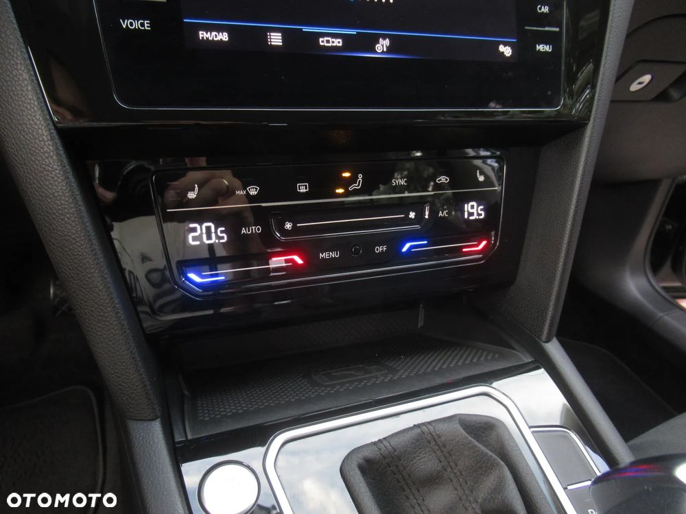 Volkswagen Passat 2.0 TSI Elegance DSG - 18