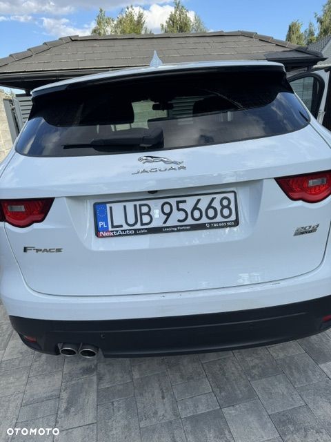 Jaguar F-Pace 2.0 i4D AWD R-Sport - 2