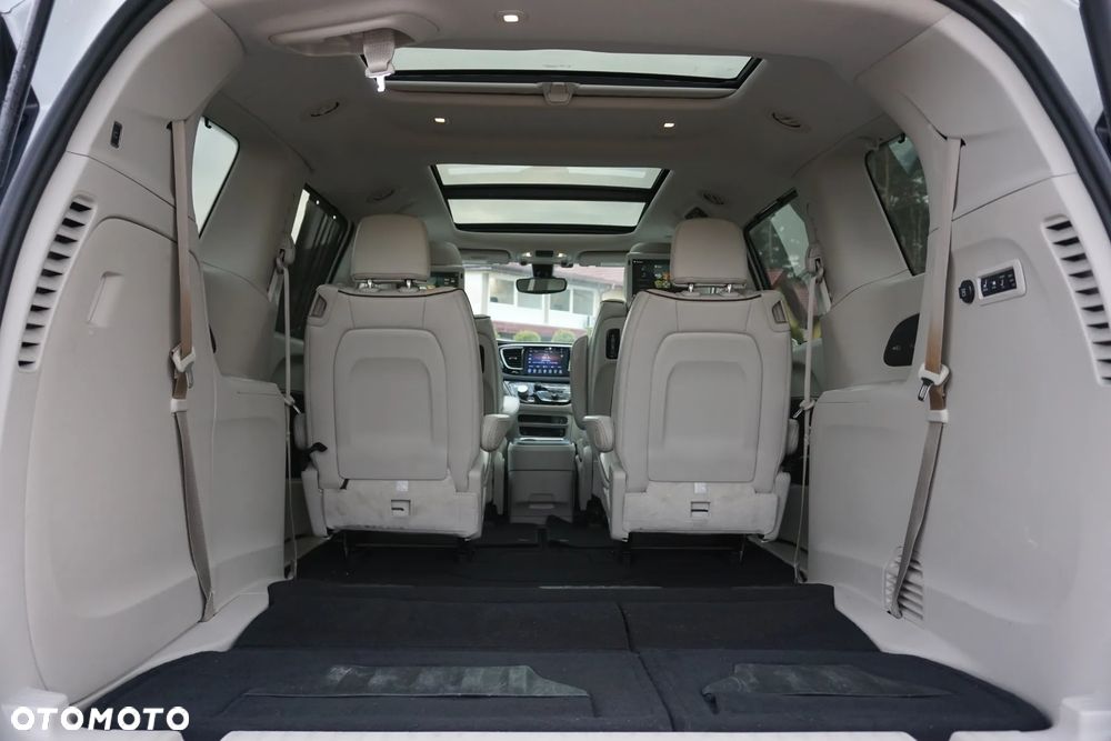 Chrysler Pacifica - 22