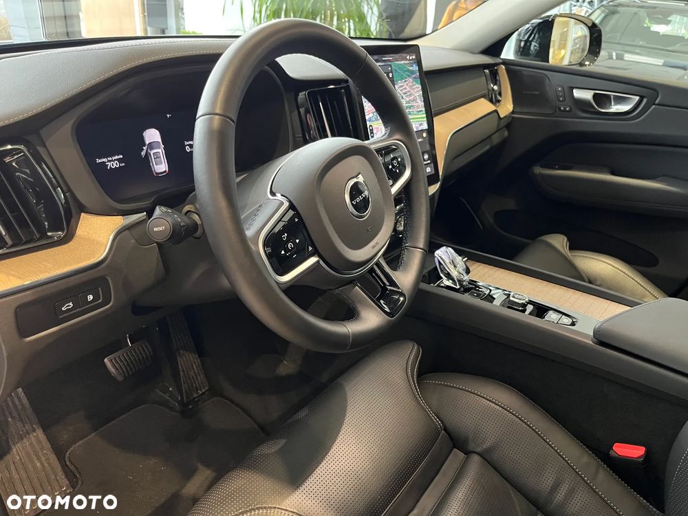 Volvo XC 60 T6 Plug-In Hybrid AWD Ultra Dark - 9