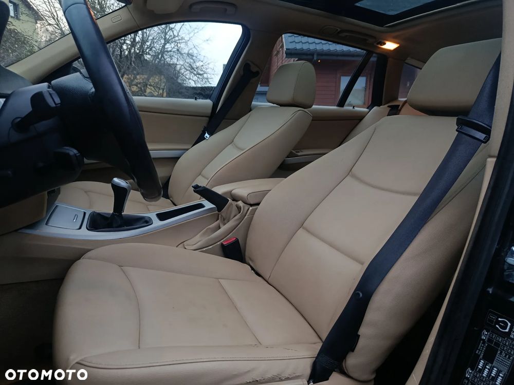 BMW Seria 3 320d - 14