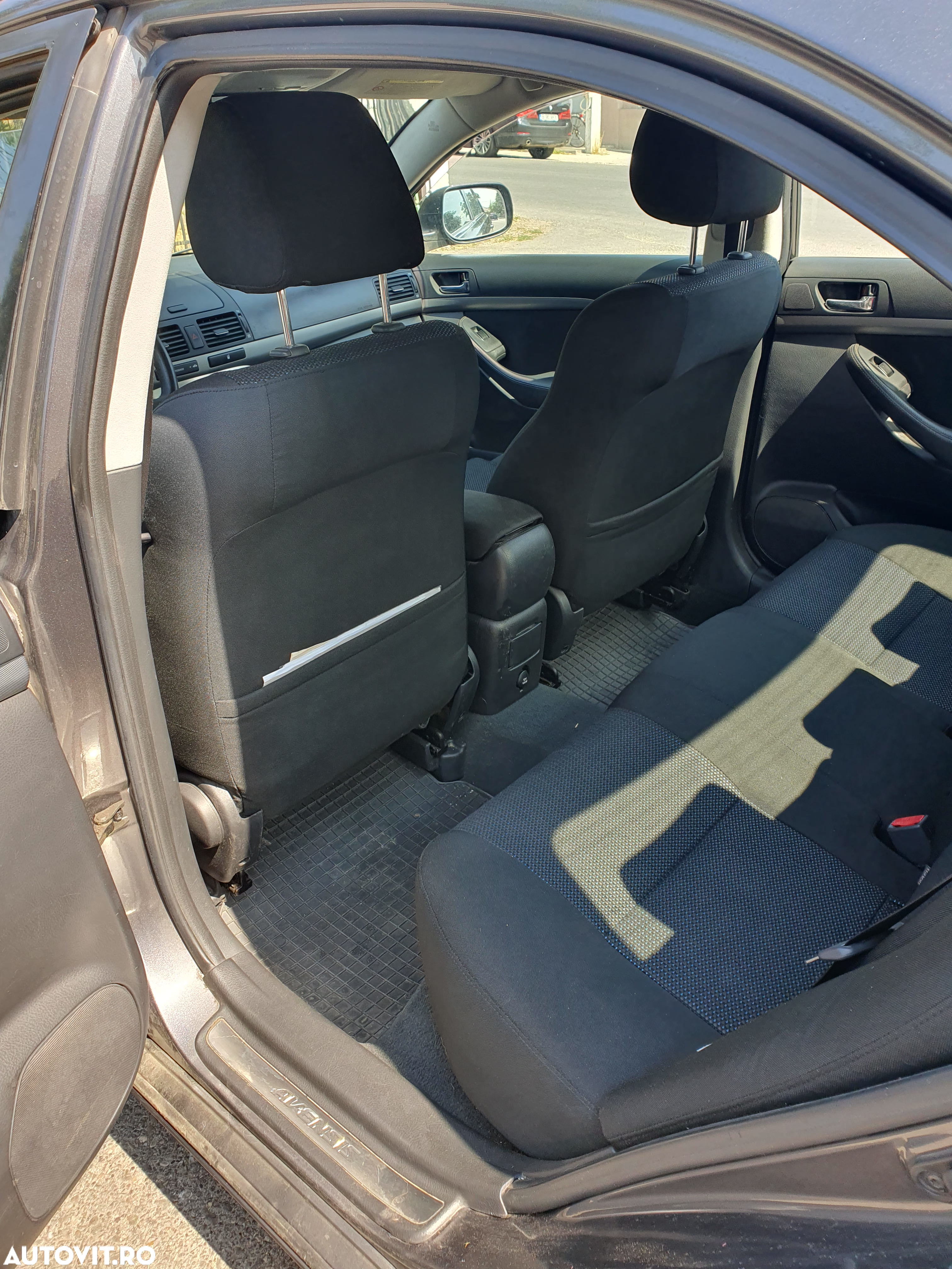 Toyota Avensis 1.6 Executiv - 5