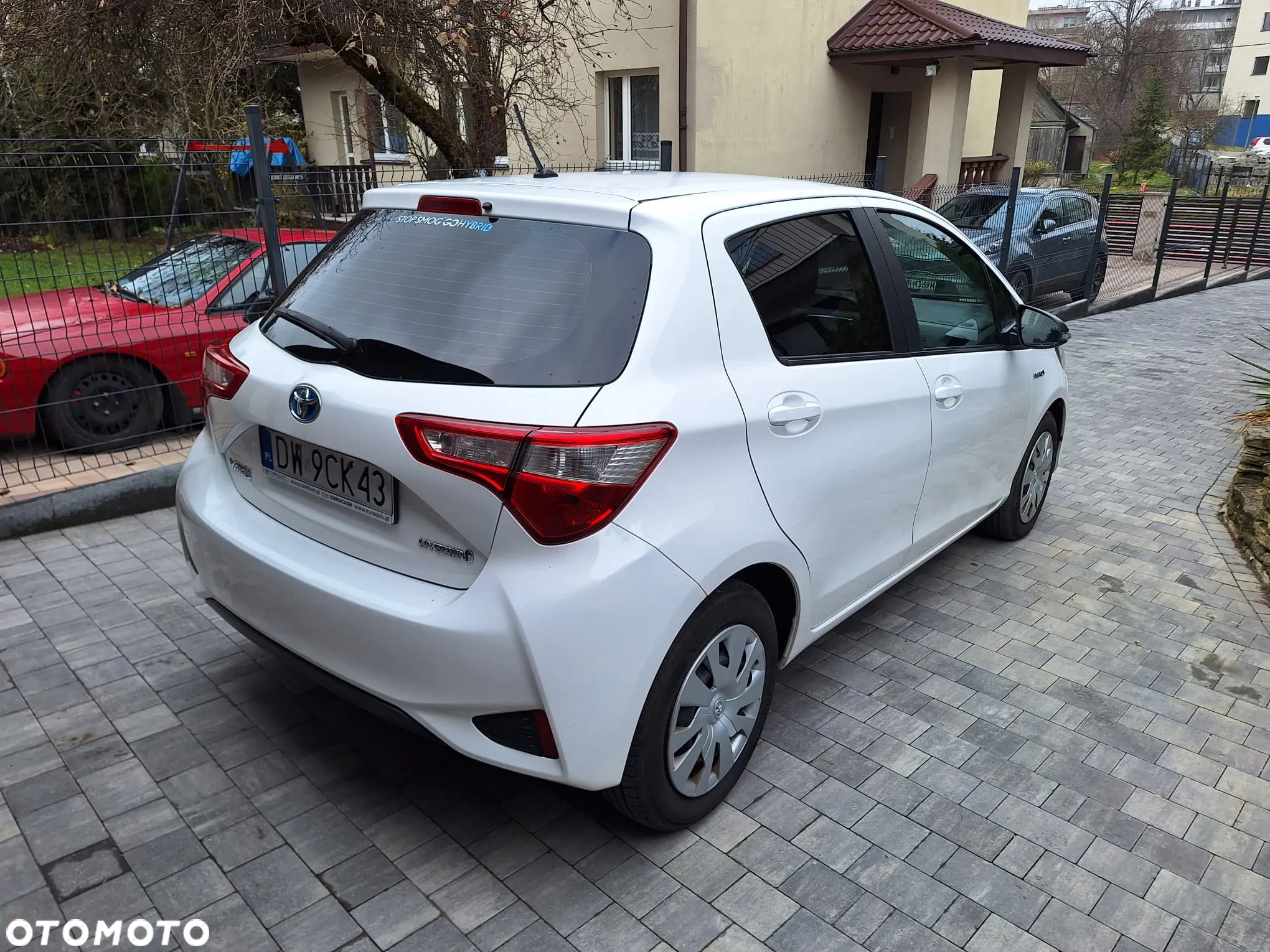 Toyota Yaris Hybrid 100 Dynamic - 4