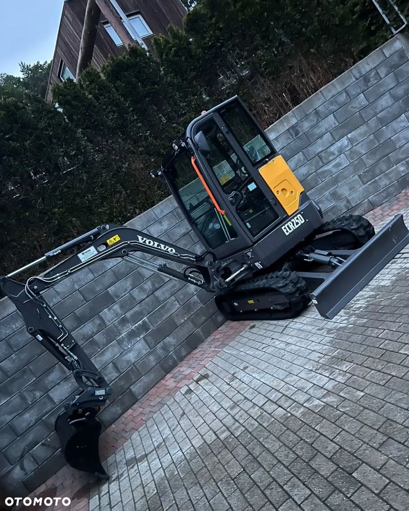 Volvo ECR25D - 1
