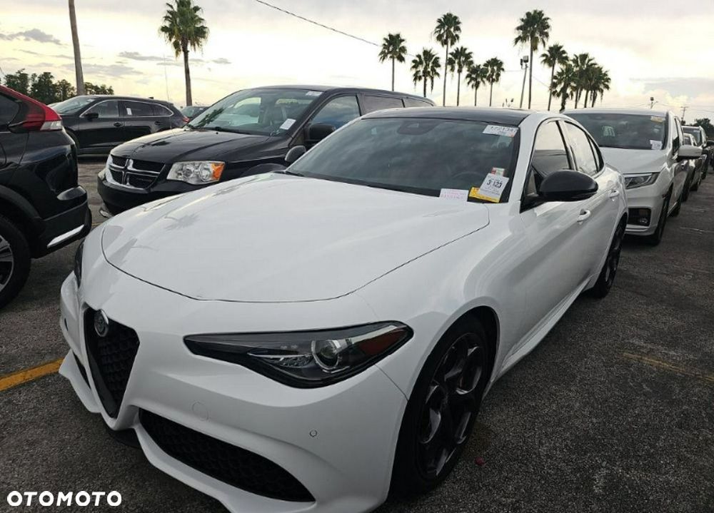 Alfa Romeo Giulia - 1
