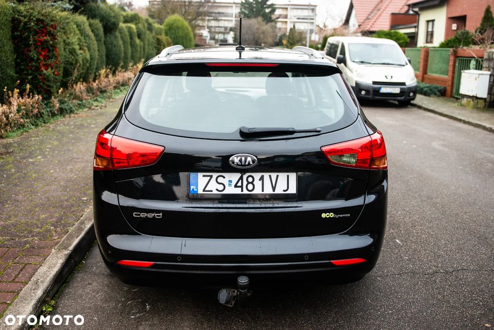 Kia Ceed 1.6 GDI Dream-Team Edition - 6