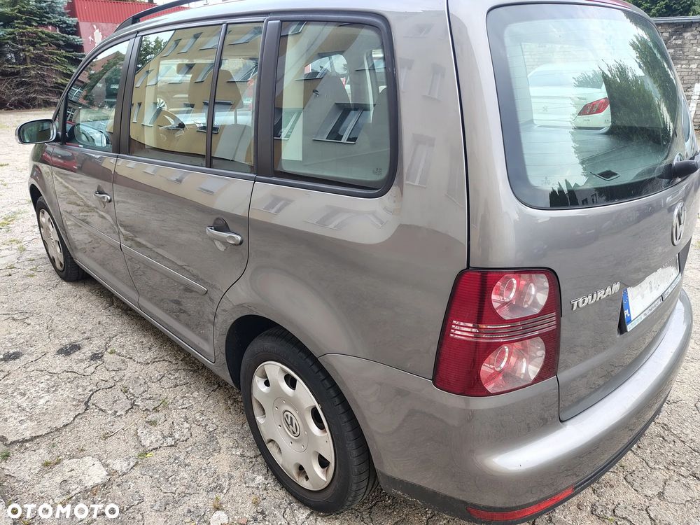 Volkswagen Touran - 2