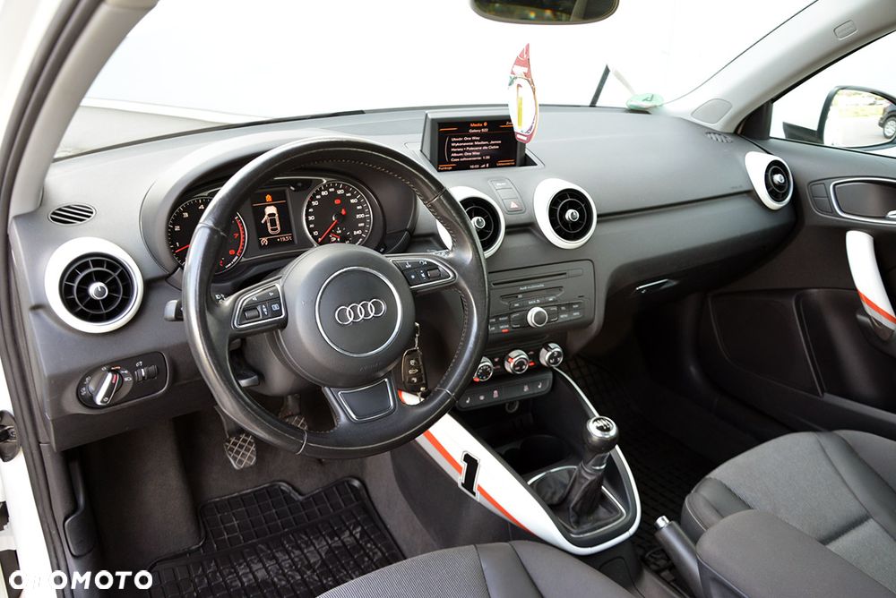 Audi A1 3-drzwiowe 1.4 TFSI S line Sportpaket - 23