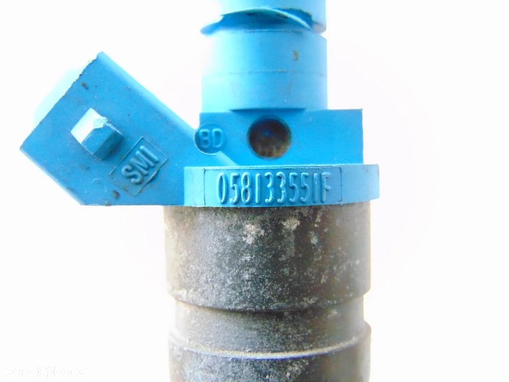 KOMPLET wtryski wtrysk wtryskiwacz paliwa 058133551F Audi A4 B5 A6 C5 VW Volkswagen Passat benzyna 1.8 - 7