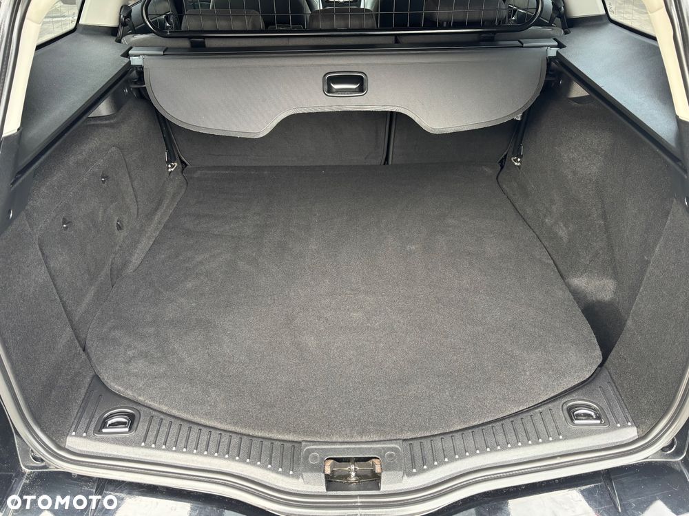 Ford Mondeo - 37