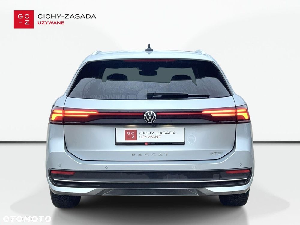 Volkswagen Passat - 4