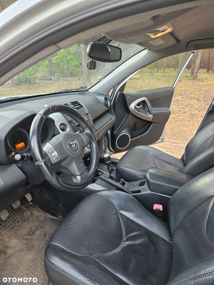 Toyota RAV4 - 5