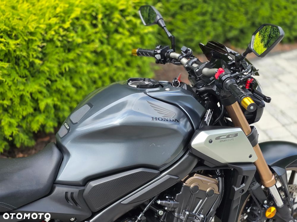 Honda CB - 12