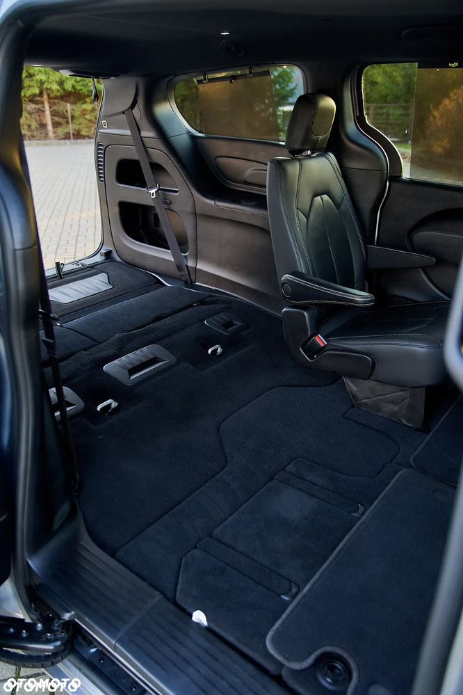 Chrysler Pacifica - 27