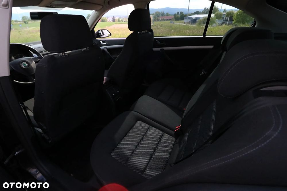 Skoda Octavia 2.0 TDI DPF Elegance - 30