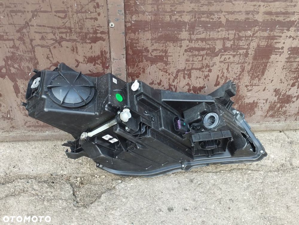 Lampa lewa LED MG HS - 4
