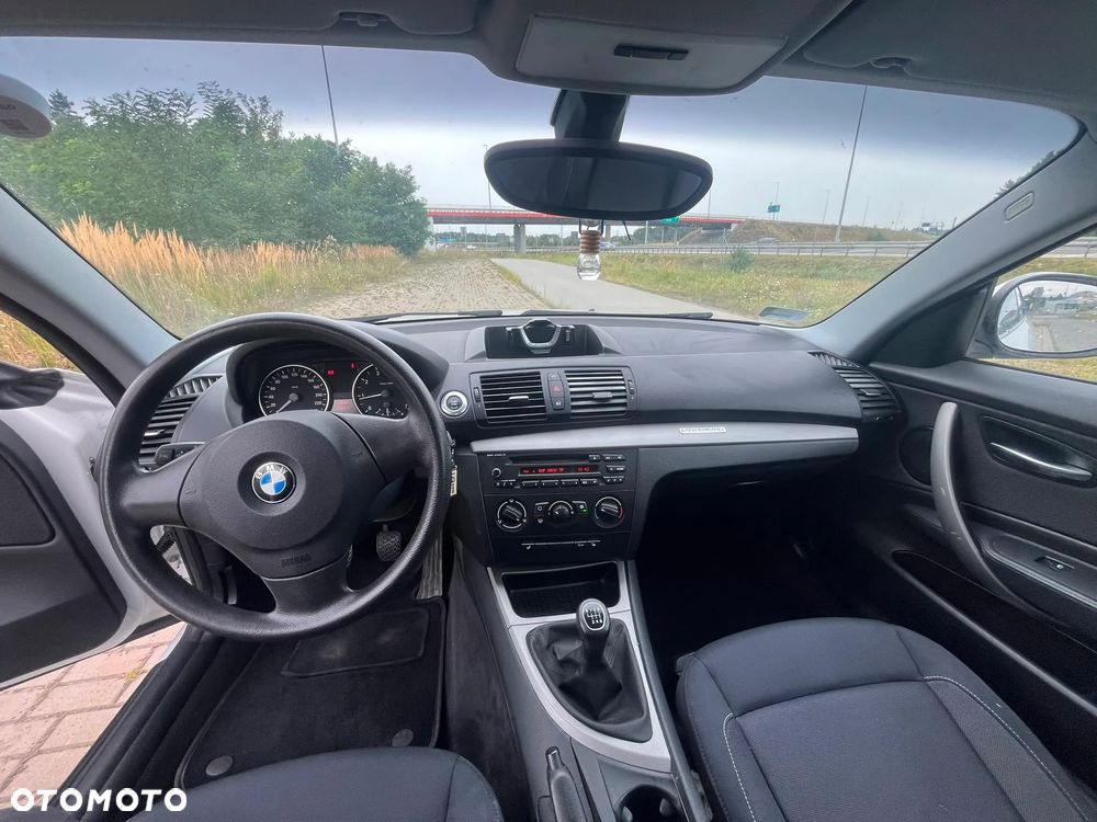 BMW Seria 1 116i - 8