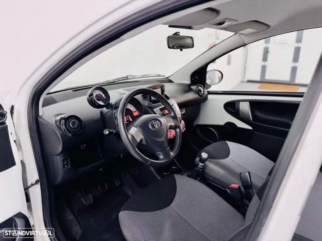 Toyota Aygo 1.0 Power Pack+AC+JLL+VSC - 23