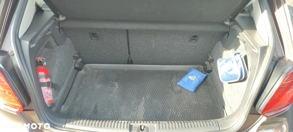 Volkswagen Polo 1.4 16V Comfortline - 11