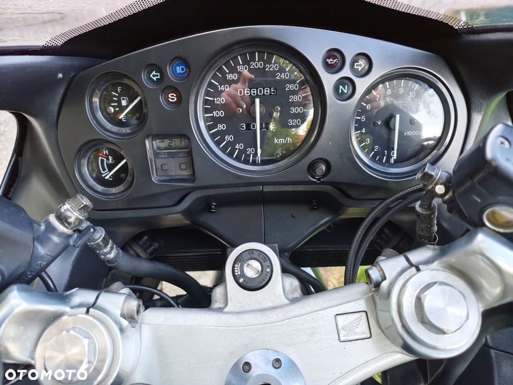 Honda CBR - 9