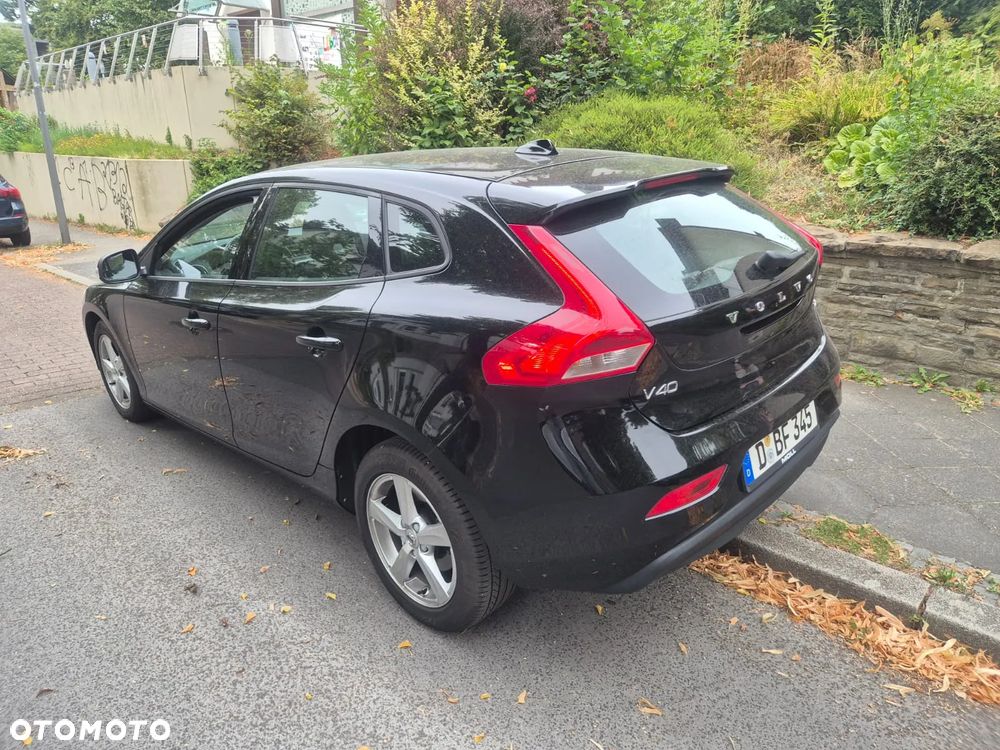 Volvo V40 T2 Momentum - 6
