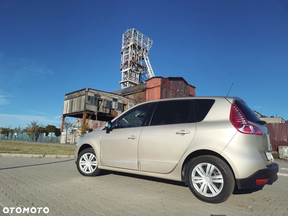 Renault Scenic 1.4 16V TCE Privilege - 12