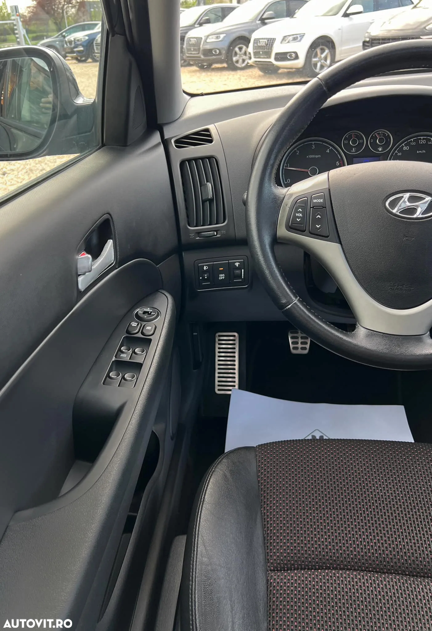 Hyundai i30 1.6 CRDi CLASSIC - 11