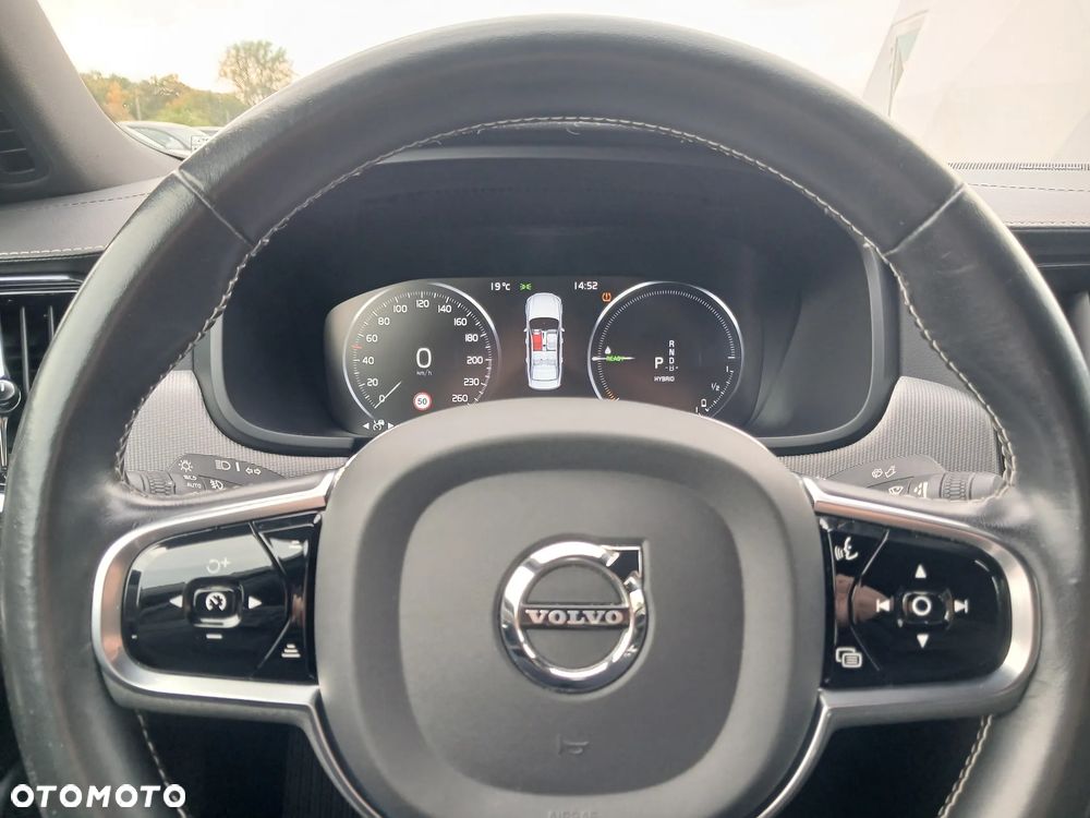 Volvo S90 T8 AWD Plug-In Hybrid R-Design - 29