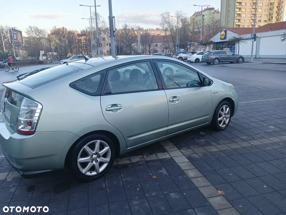 Toyota Prius 1.5 VVT-i Sol - 5