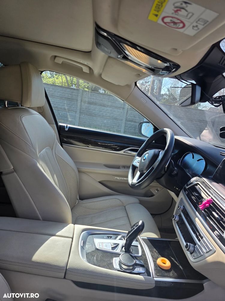 BMW Seria 7 740d xDrive - 23