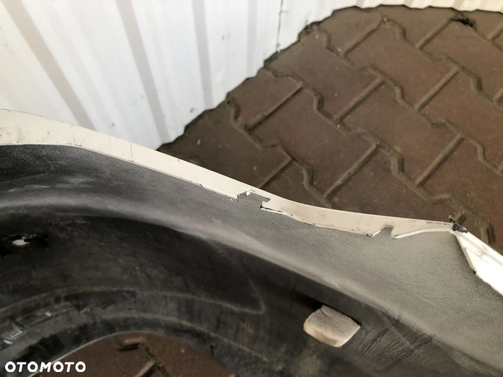 TOYOTA AVENSIS T27 II LIFT SEDAN 2015- zderzak tylny tył - 16