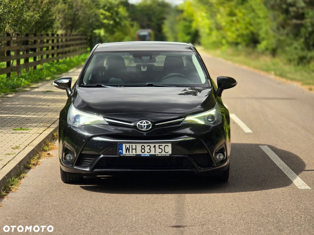 Toyota Avensis 2.0 D-4D Premium - 12