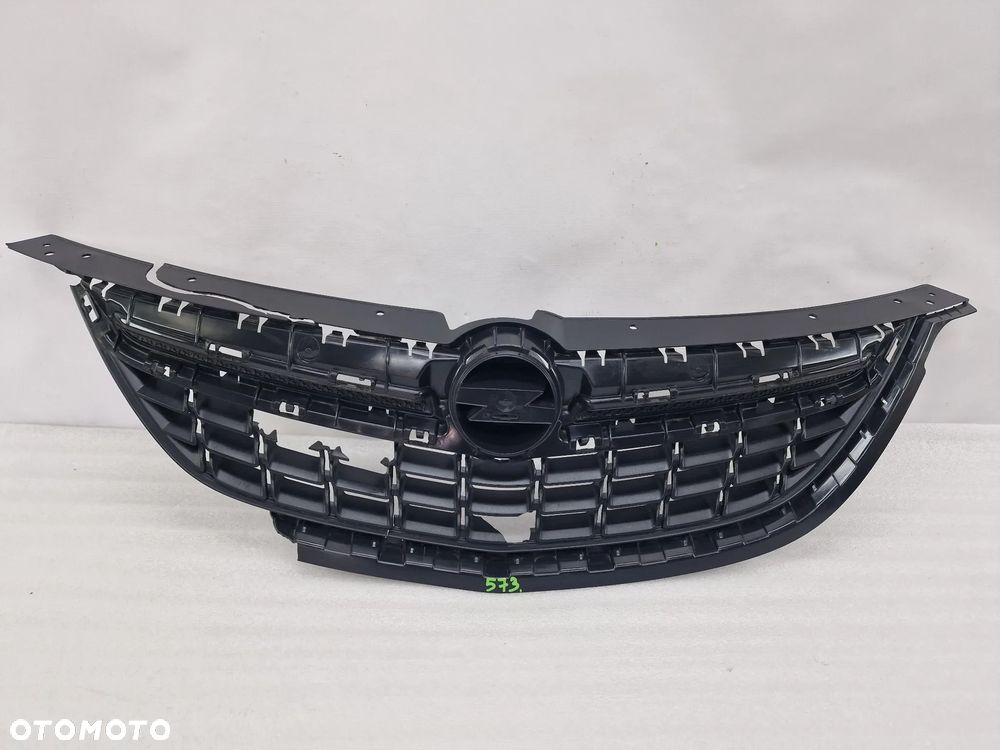 OPEL ZAFIRA C 11- ATRAPA / GRILL PRZEDNI PRZÓD , NR 13300698 , NR AUKCJI GL573 - 1