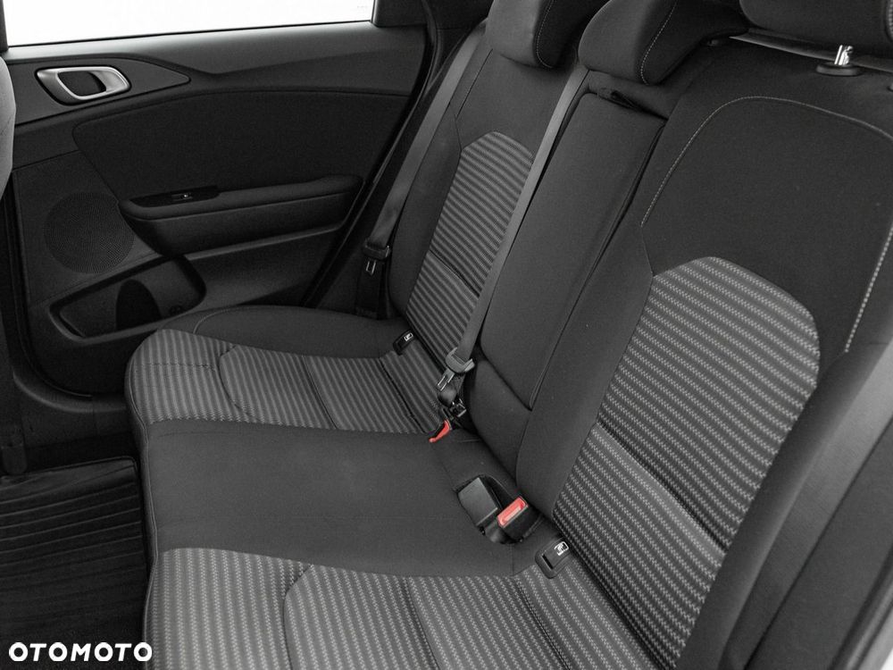 Kia Ceed - 23