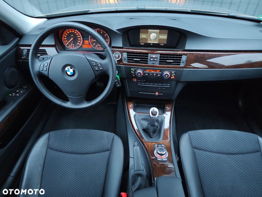 BMW Seria 3 318i Edition Exclusive - 27