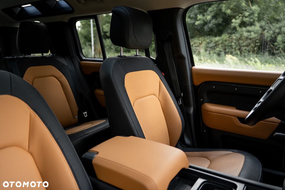Land Rover Defender - 23
