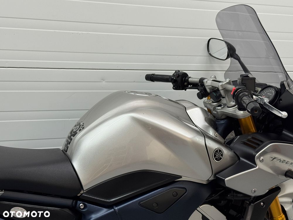 Yamaha FZ - 11