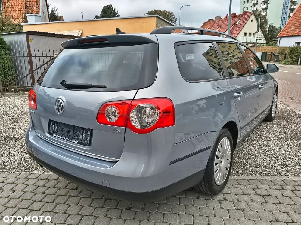 Volkswagen Passat 2.0 TDI DPF Comfortline - 12
