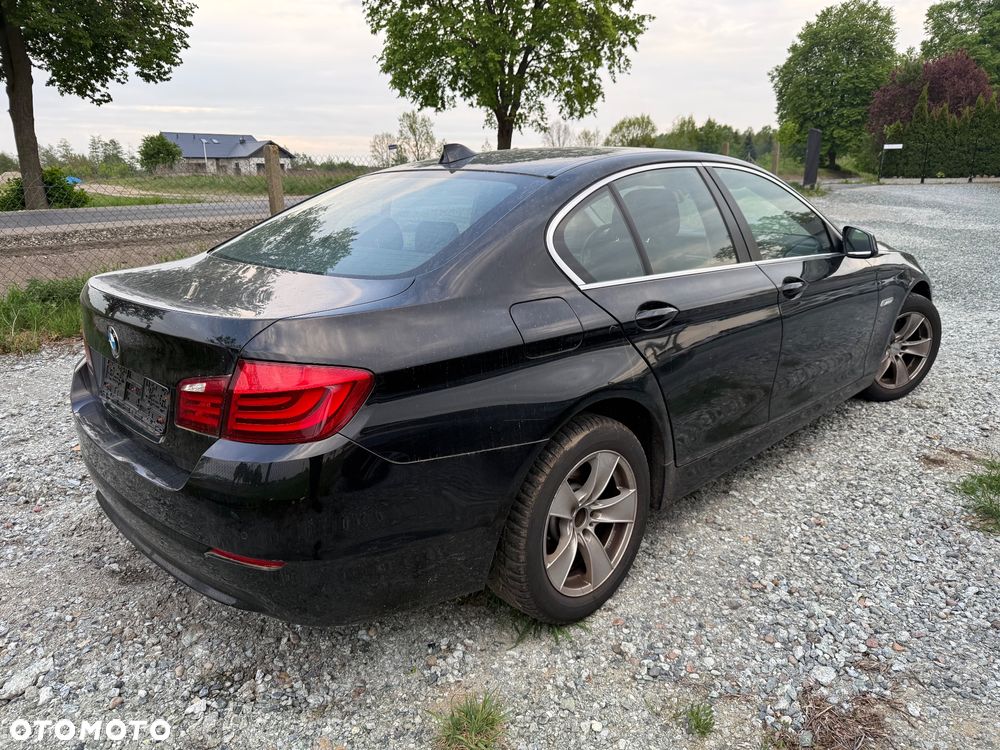BMW Seria 5 523i - 2
