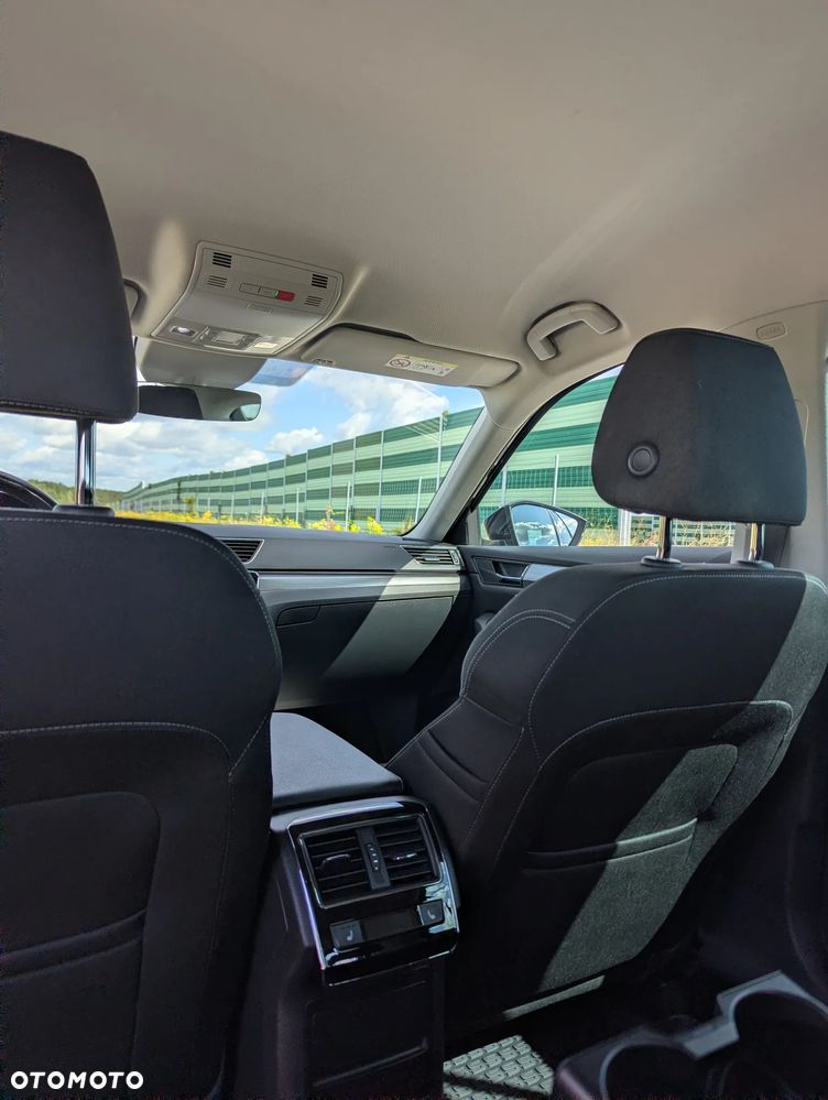 Skoda Superb 2.0 TDI Style DSG - 13