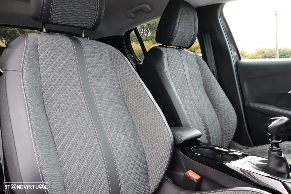 Peugeot 208 1.2 PureTech Allure - 11